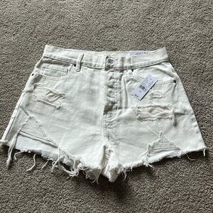 white pacsun jean shorts. size 28. vintage high rise. new with tags.